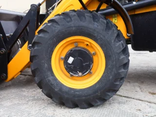 Экскаватор-погрузчик JCB