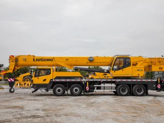 Автокран LiuGong